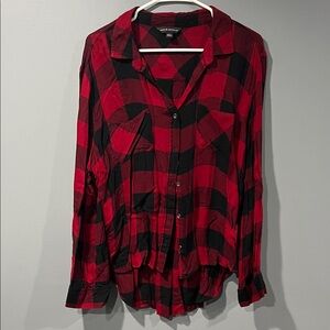 ROCK & REPUBLIC Red and Black Plaid Button Down Shirt